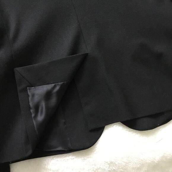 Benetton Black Three-Button Wool Blazer - Picture 7 of 10